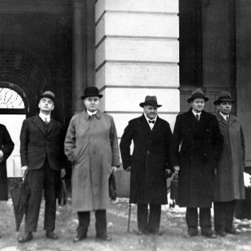 I 1935 inntok Arbeiderpartiet regjeringskontorene for første gang. Hvordan skulle det gå når arbeiderklassens representanter styrte landet?